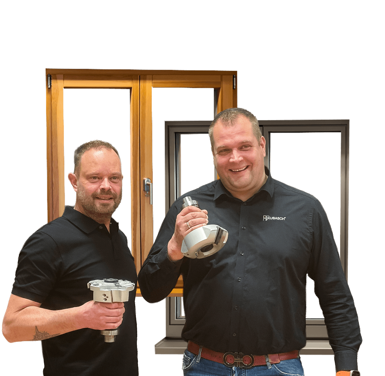 Die Inhaber der Kubasch Fenster & Türen GmbH mit Werkzeugköpfen der Kehlmaschine